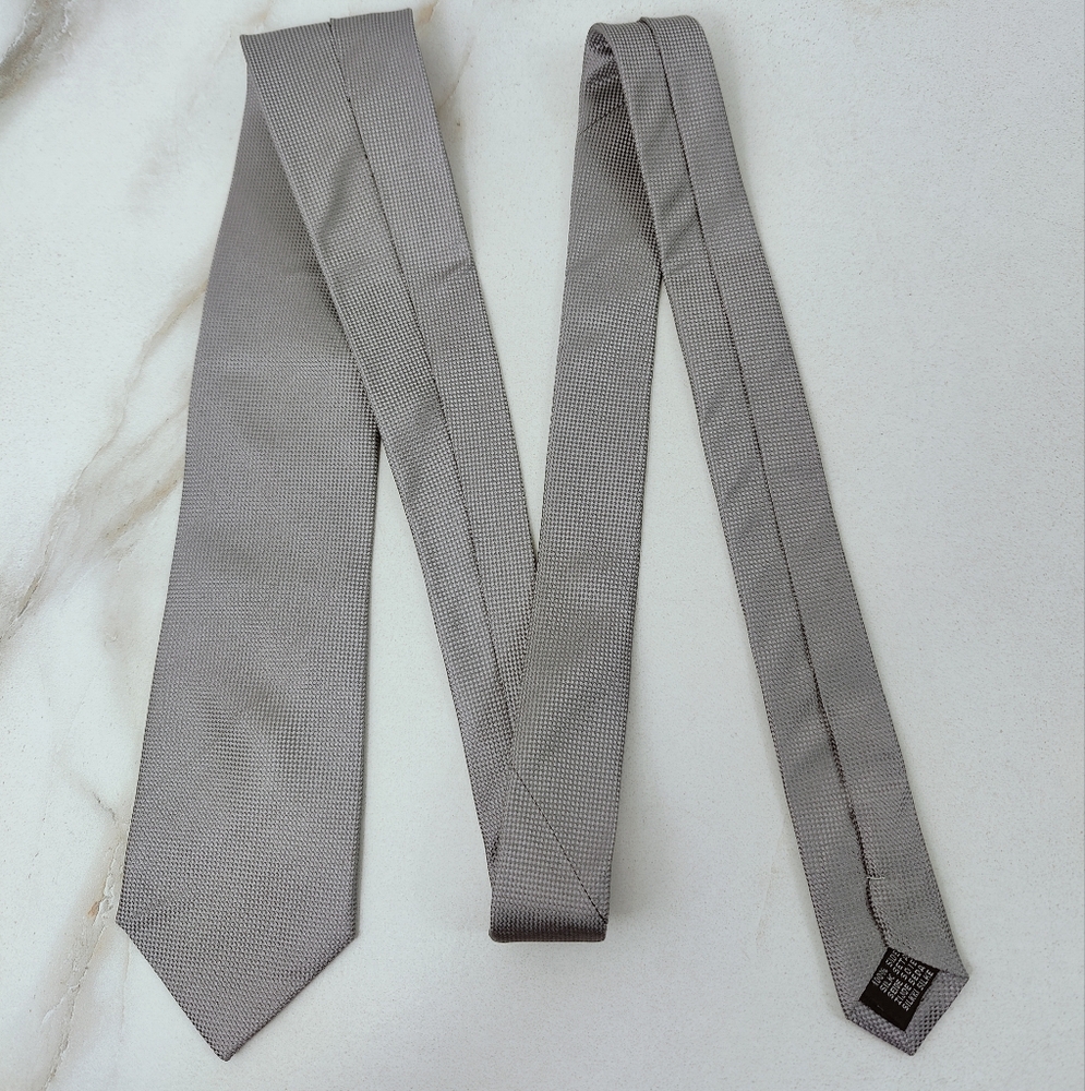 VTG Cape Cod Neckwear Men's 100% Silk Gray Silver Skinny 3.25" Tie